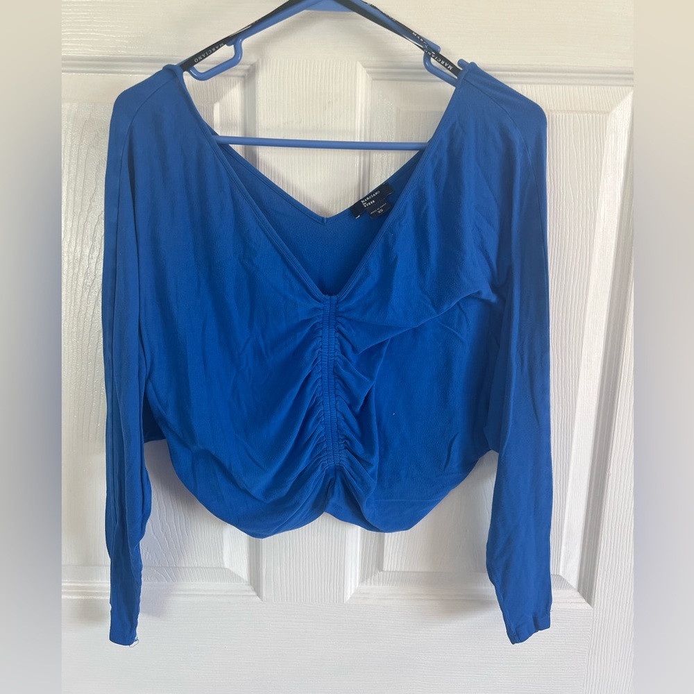 Long sleeve off the shoulder crop top Marciano brand , beautiful blue color